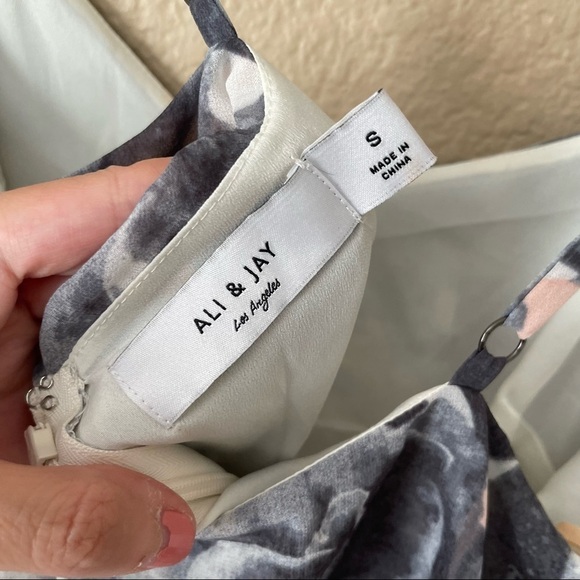 Ali & Jay Flounced Floral Hi-Low Dress - Picture 4 of 5